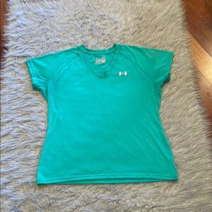 Under armour heat gear vneck logo‎ tshirt